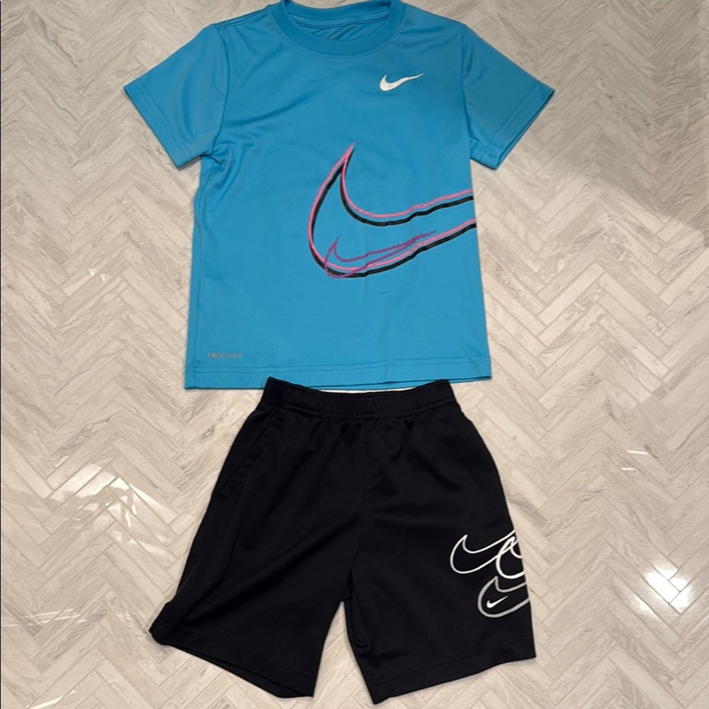 Nike Blue T-Shirt and Black Shorts Set, size kids 7